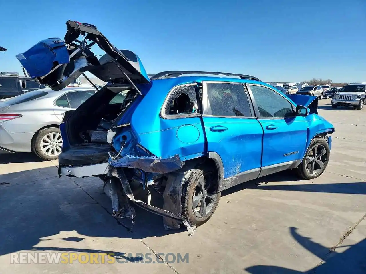 3 Photograph of a damaged car 1C4PJMLB9MD137372 JEEP GRAND CHER 2021