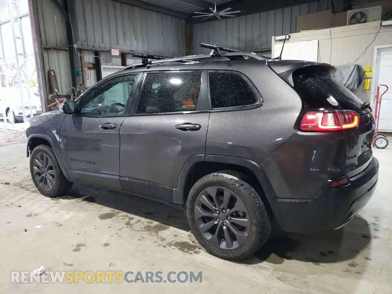 2 Photograph of a damaged car 1C4PJMMX7MD220289 JEEP GRAND CHER 2021