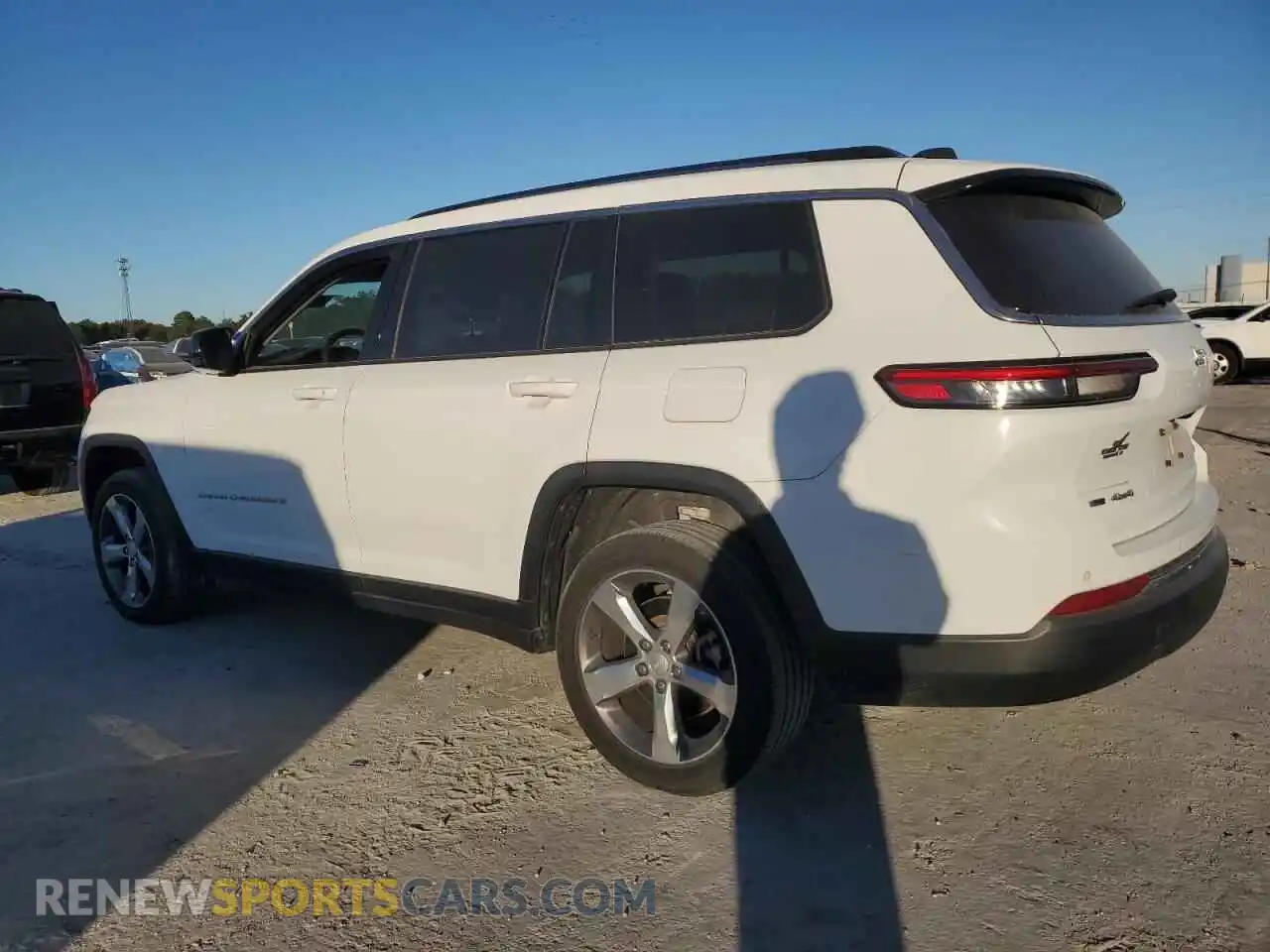 2 Photograph of a damaged car 1C4RJKBG1M8109939 JEEP GRAND CHER 2021
