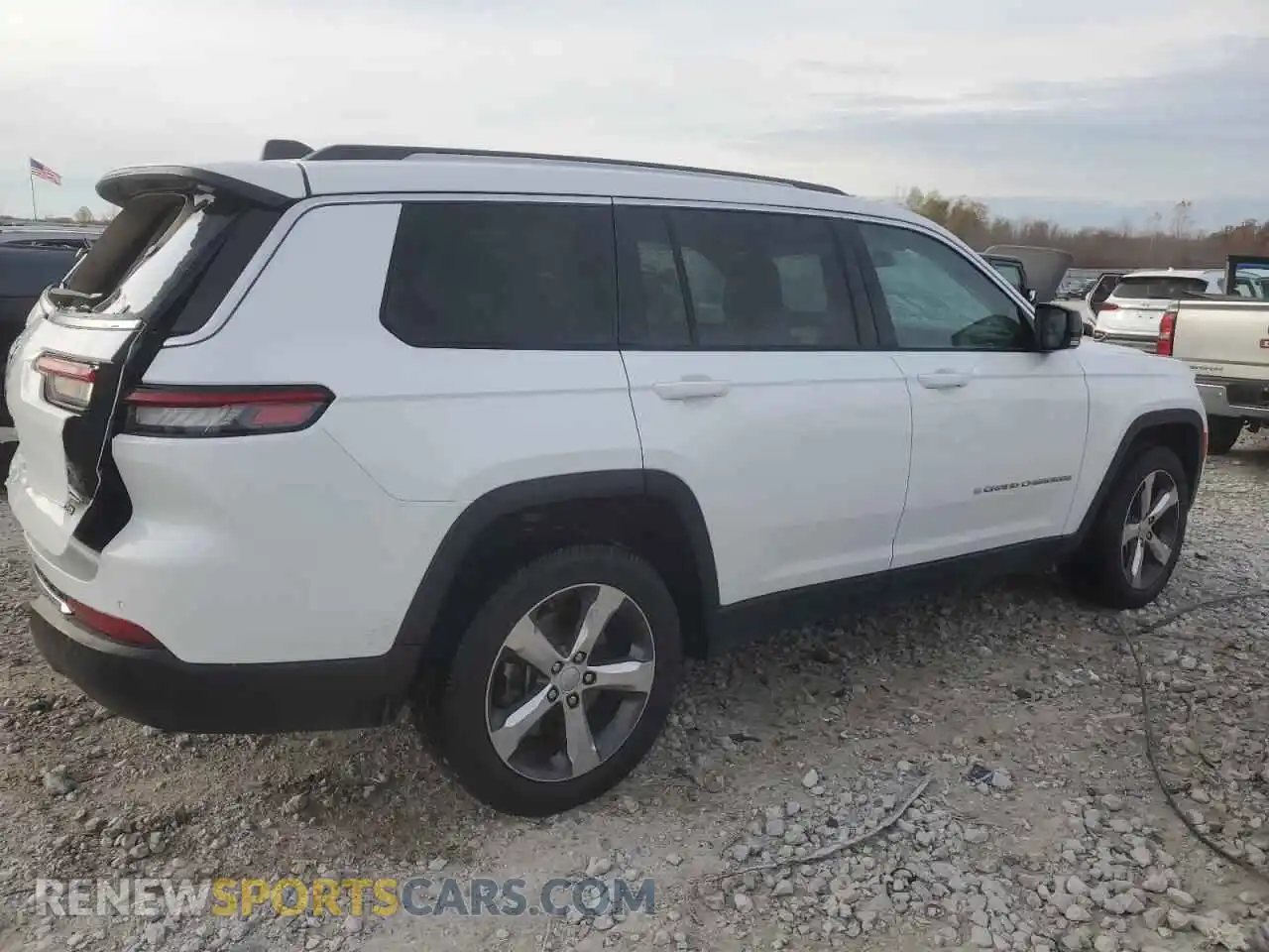 3 Photograph of a damaged car 1C4RJKBG3M8167549 JEEP GRAND CHER 2021