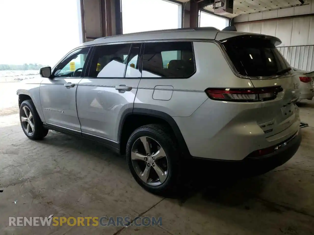 2 Photograph of a damaged car 1C4RJKBG5M8124315 JEEP GRAND CHER 2021