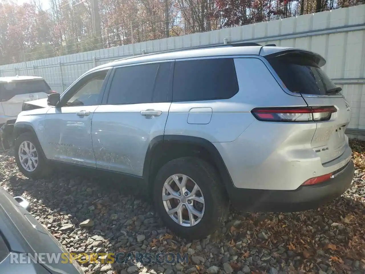 2 Photograph of a damaged car 1C4RJKBG9M8121305 JEEP GRAND CHER 2021