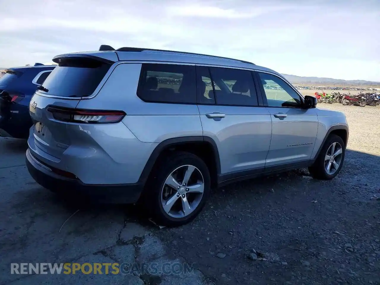 3 Photograph of a damaged car 1C4RJKBG9M8141327 JEEP GRAND CHER 2021