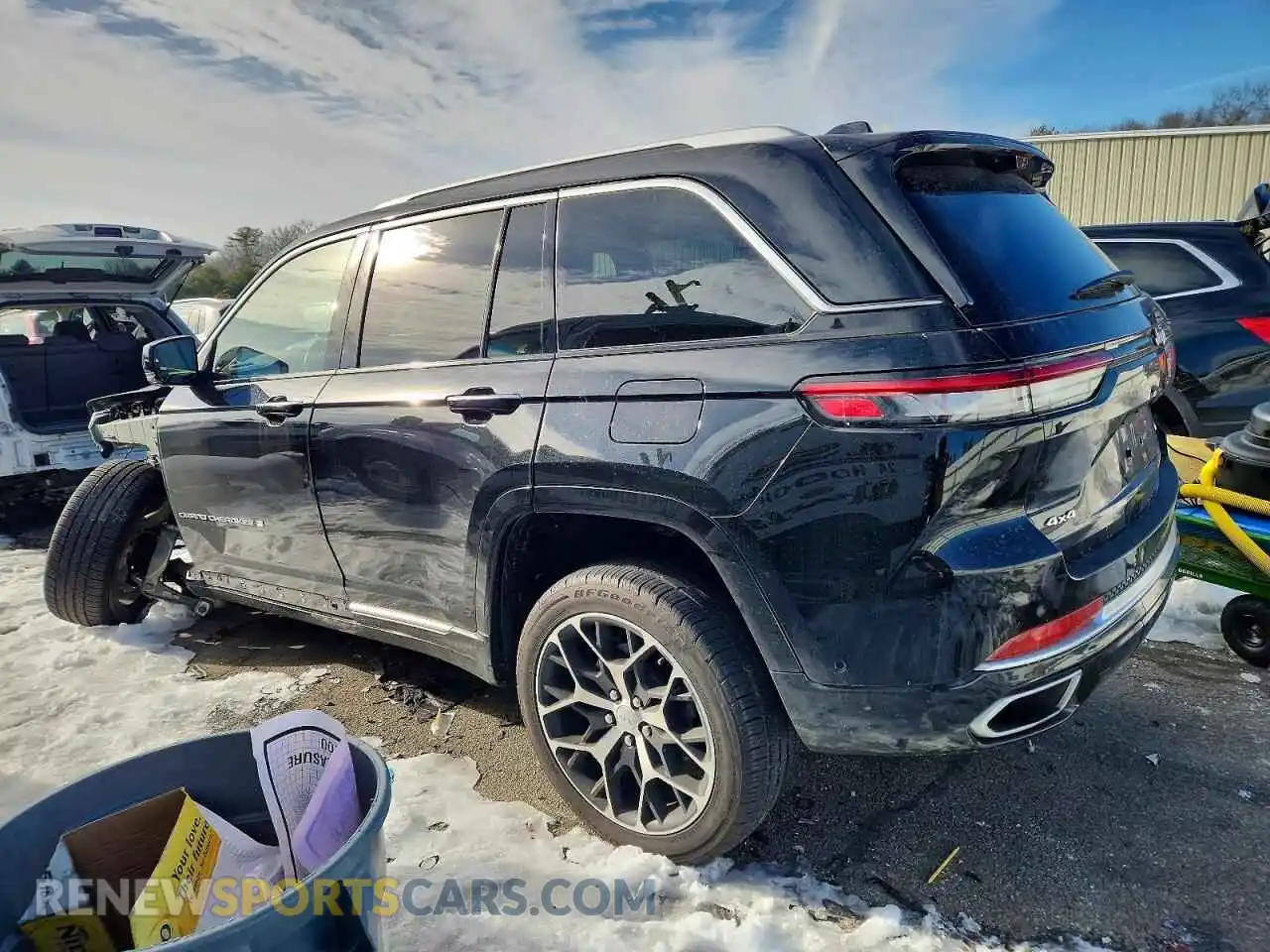 2 Photograph of a damaged car 1C4RJHET5N8549885 JEEP GRAND CHER 2022