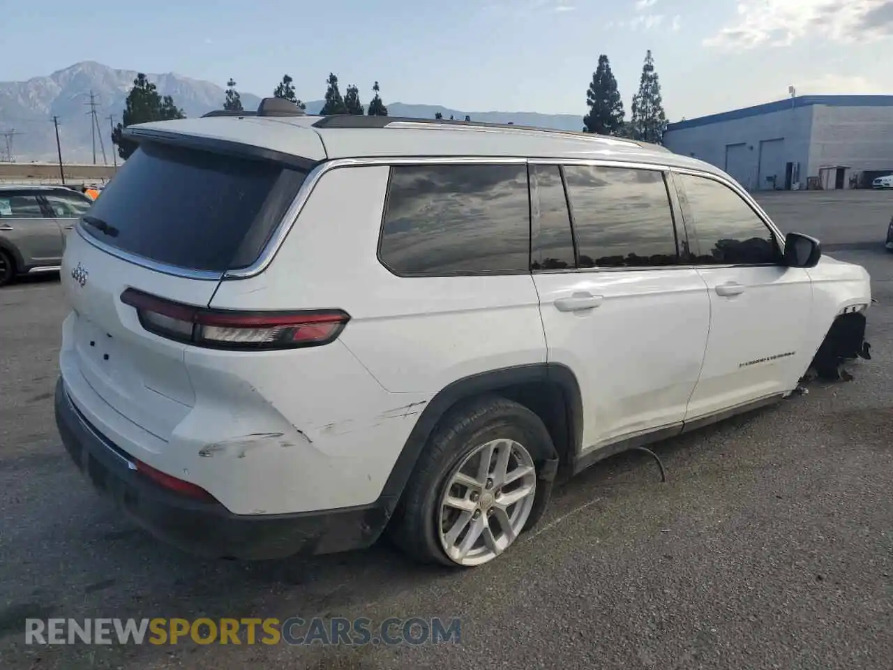 3 Photograph of a damaged car 1C4RJKAG2N8564897 JEEP GRAND CHER 2022