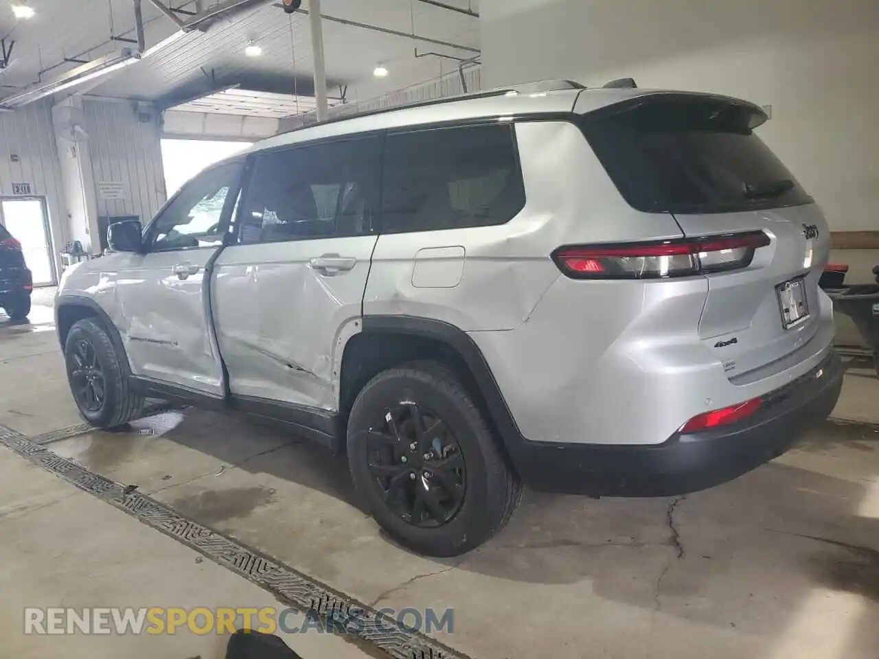 2 Photograph of a damaged car 1C4RJKAG5S8647297 JEEP GRAND CHER 2025