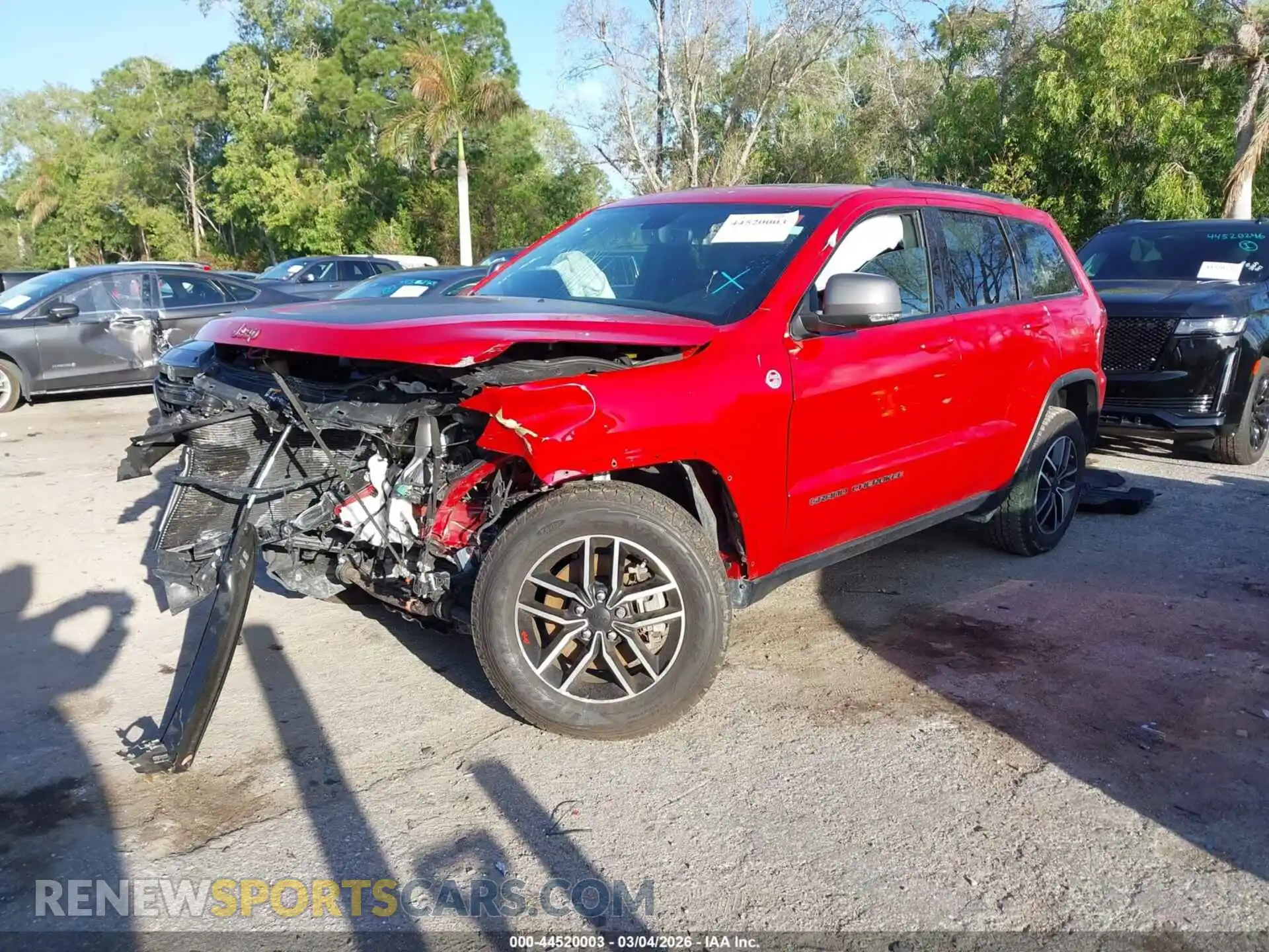 2 Photograph of a damaged car 1C4RJFLG9MC781623 JEEP GRAND CHEROKEE 2021