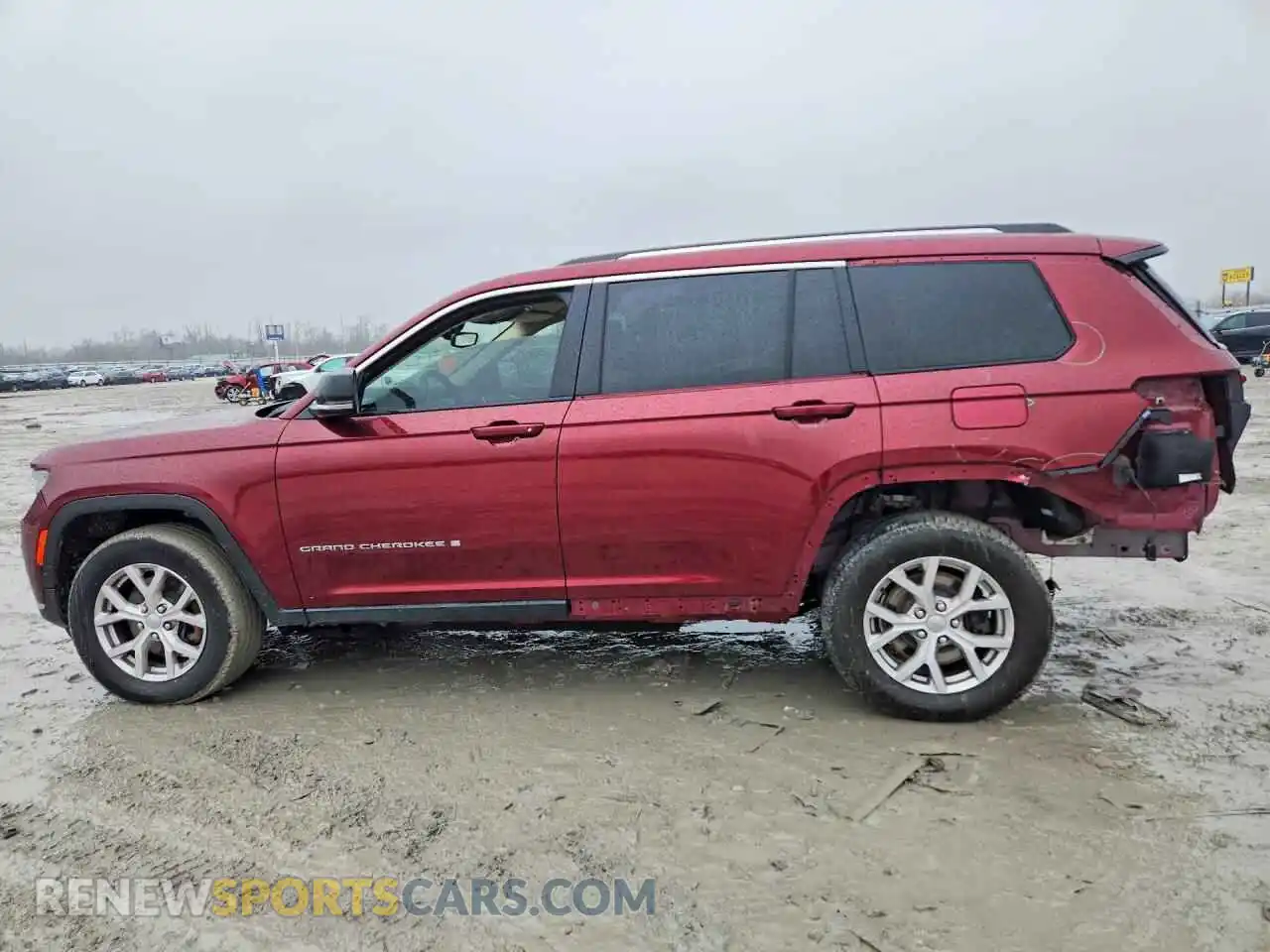 2 Photograph of a damaged car 1C4RJKBG9M8186574 JEEP GRAND CHEROKEE 2021