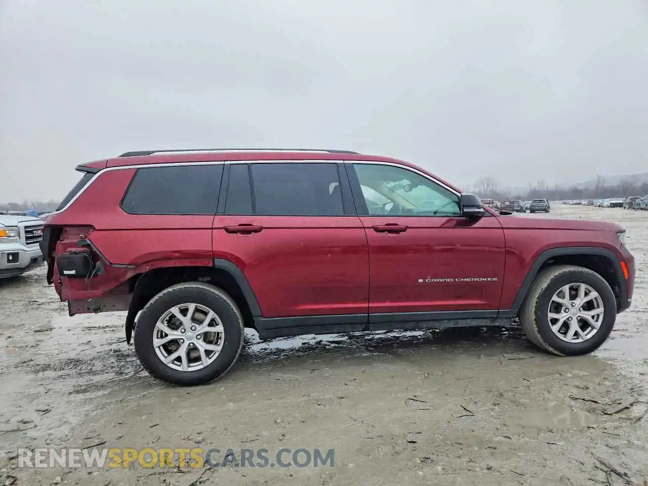 3 Photograph of a damaged car 1C4RJKBG9M8186574 JEEP GRAND CHEROKEE 2021