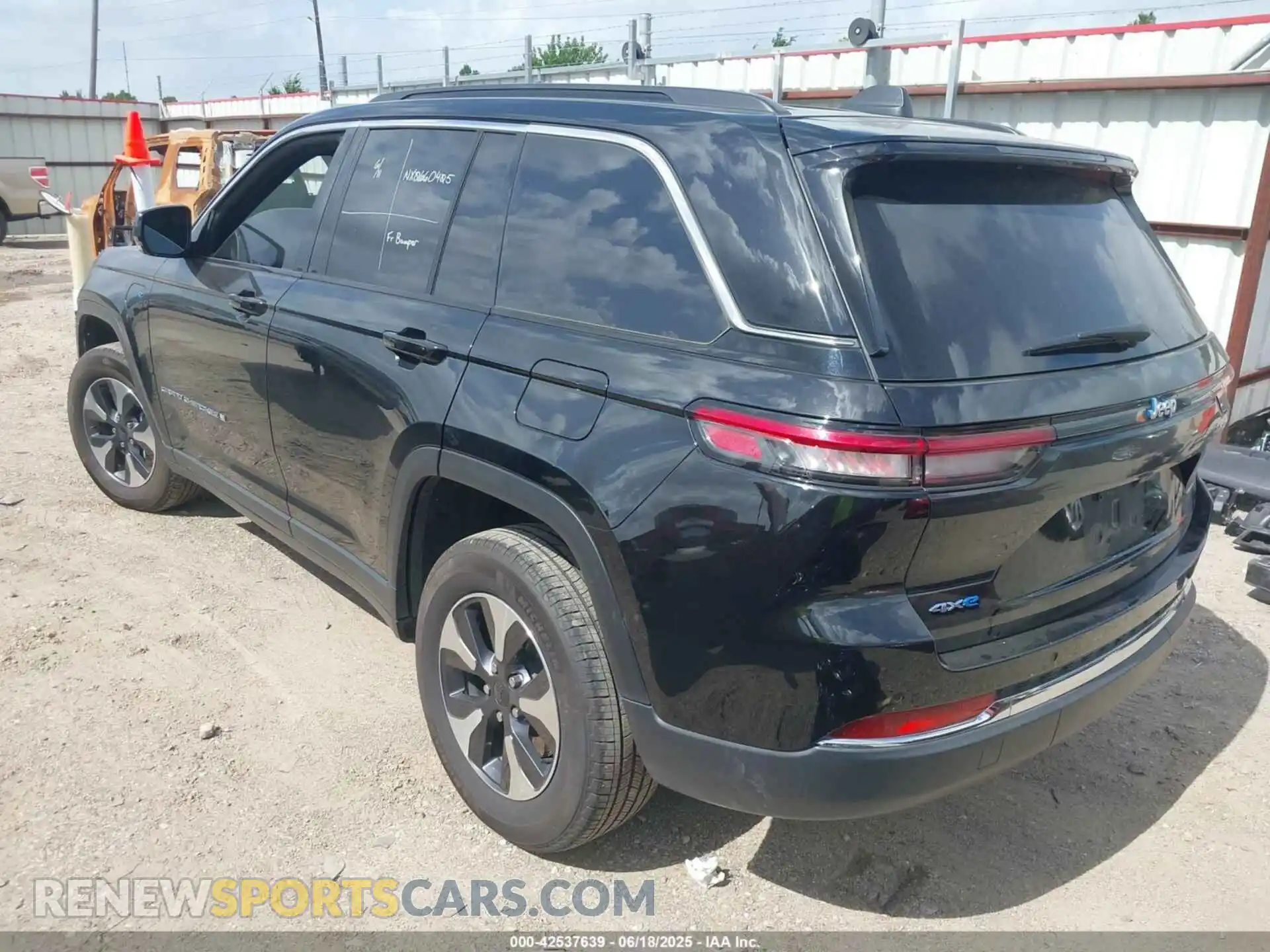 3 fotografías del automóvil dañado 1C4RJYB6XRC181771 JEEP GRAND CHEROKEE 4XE 2024