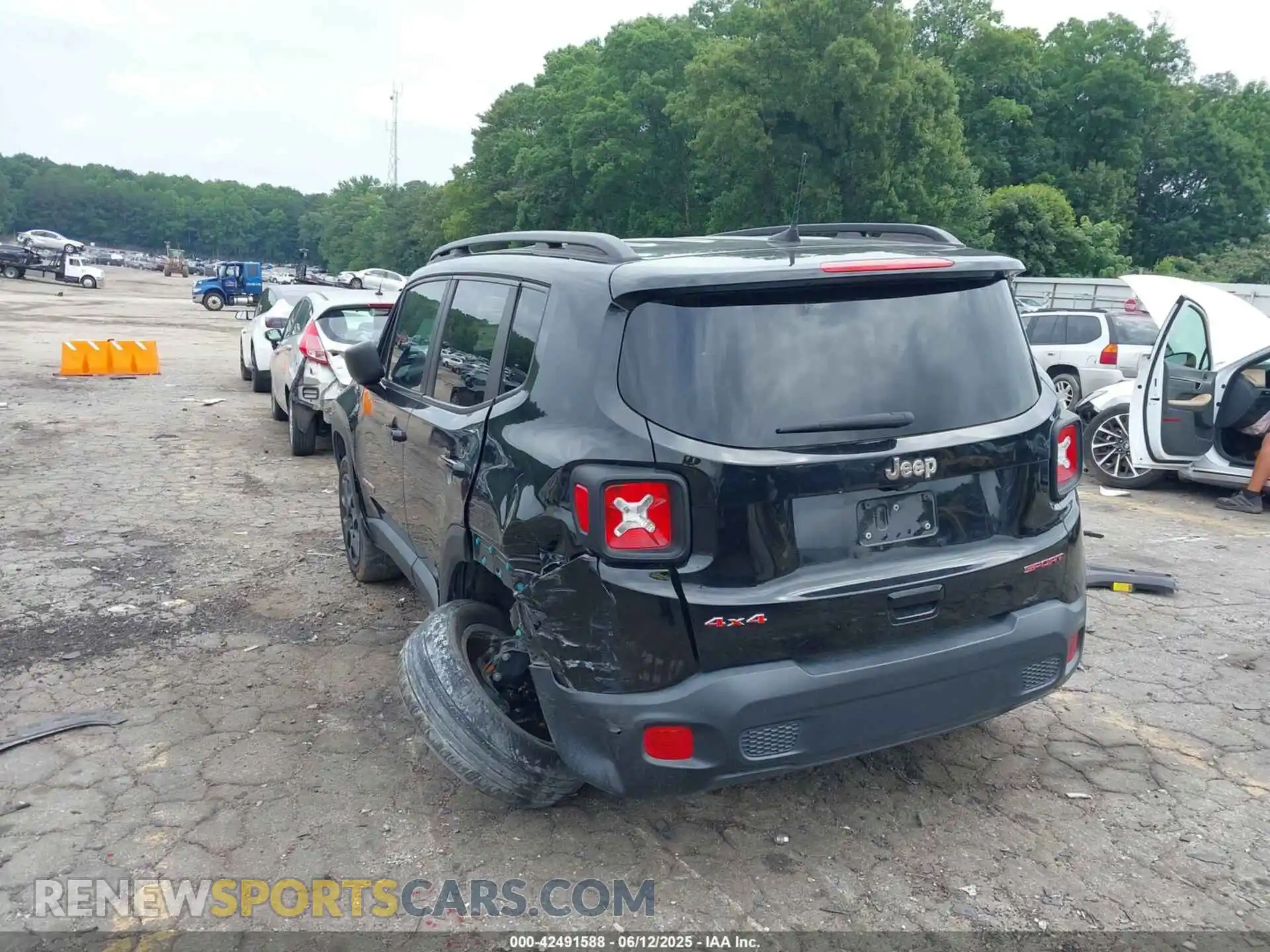 3 Photograph of a damaged car ZACNJBAB5LPL15726 JEEP RENEGADE 2020