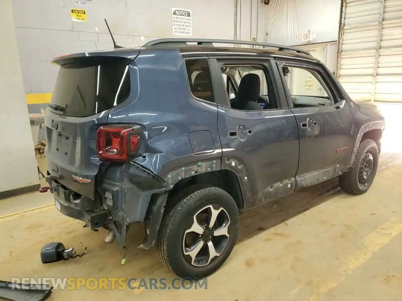 3 Photograph of a damaged car ZACNJBC14LPL94701 JEEP RENEGADE 2020