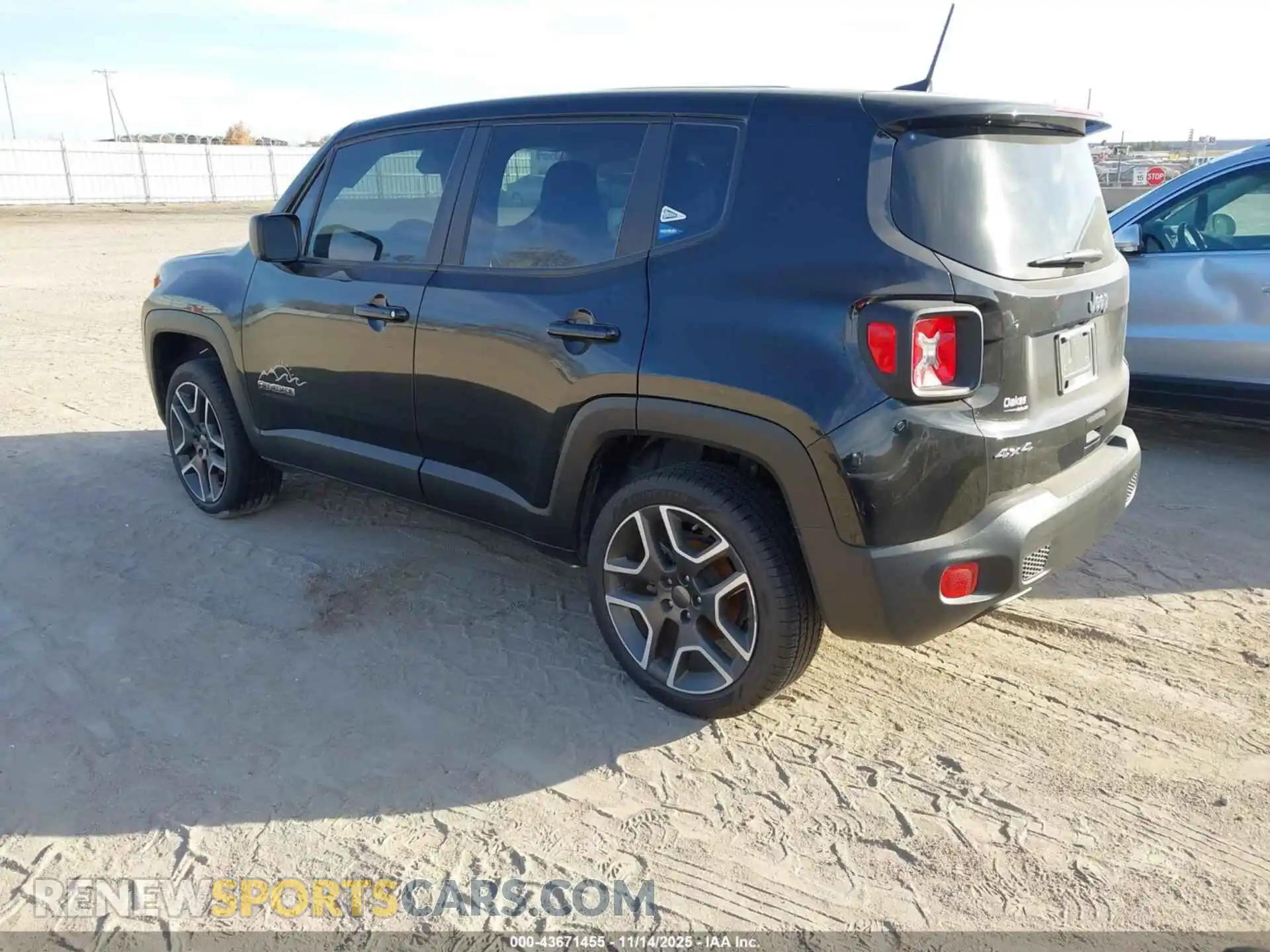 3 Photograph of a damaged car ZACNJDAB5MPM32283 JEEP RENEGADE 2021