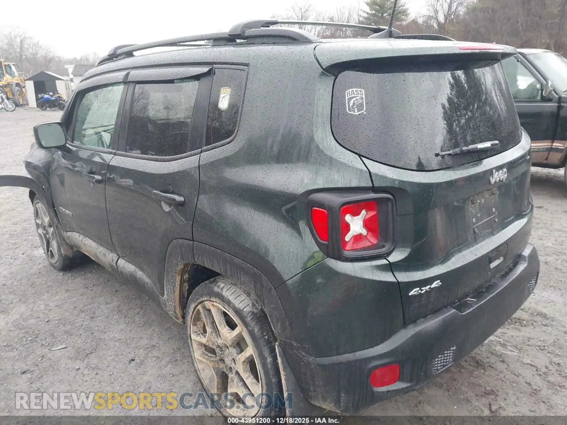 3 Photograph of a damaged car ZACNJDAB7MPM30857 JEEP RENEGADE 2021