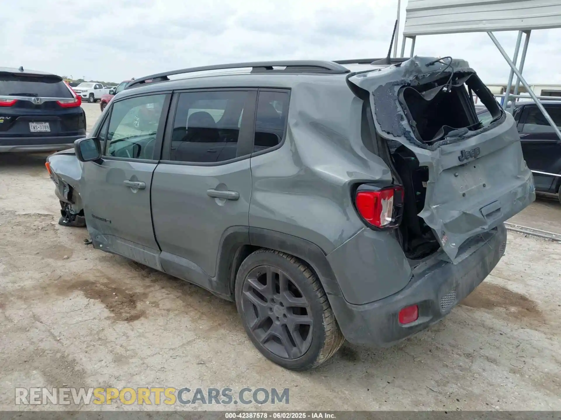 3 Photograph of a damaged car ZACNJDBBXMPN28392 JEEP RENEGADE 2021