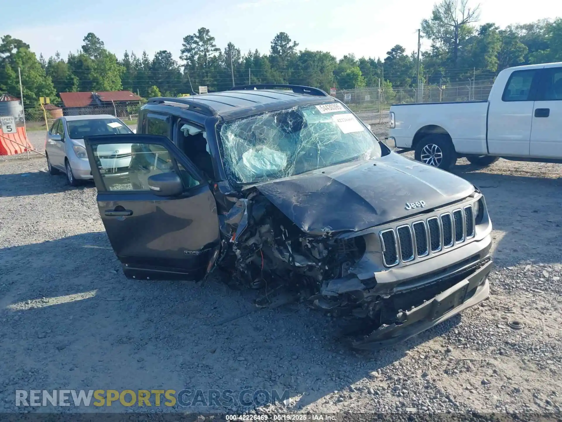 1 Photograph of a damaged car ZACNJDD13MPM27926 JEEP RENEGADE 2021