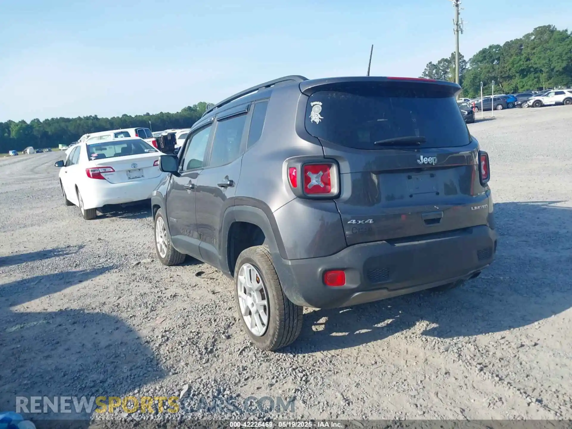 3 Photograph of a damaged car ZACNJDD13MPM27926 JEEP RENEGADE 2021