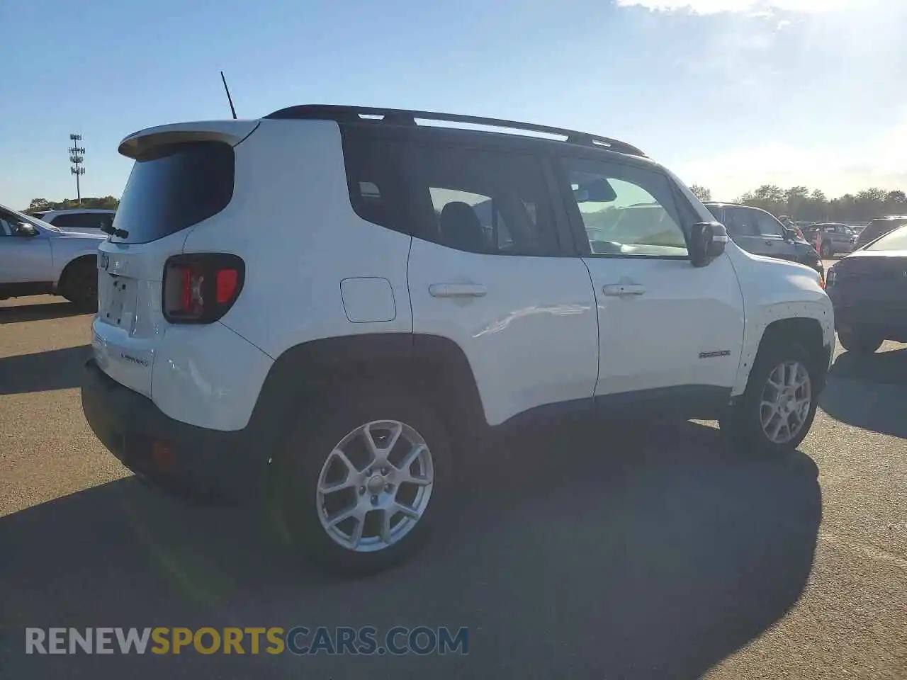 3 Photograph of a damaged car ZACNJDD14MPM23447 JEEP RENEGADE 2021