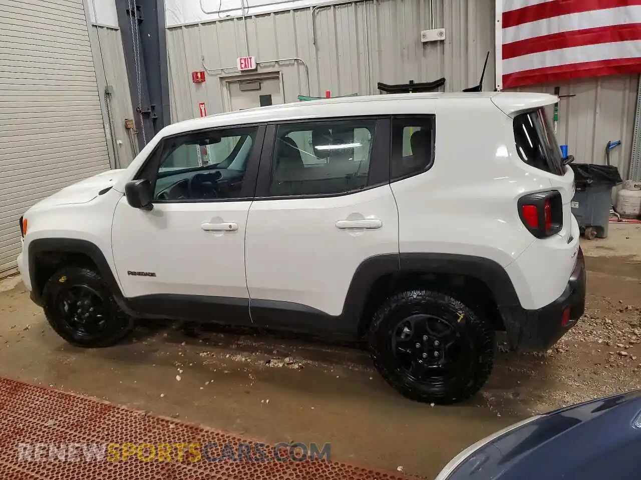 2 Photograph of a damaged car ZACNJDA18NPN68660 JEEP RENEGADE 2022