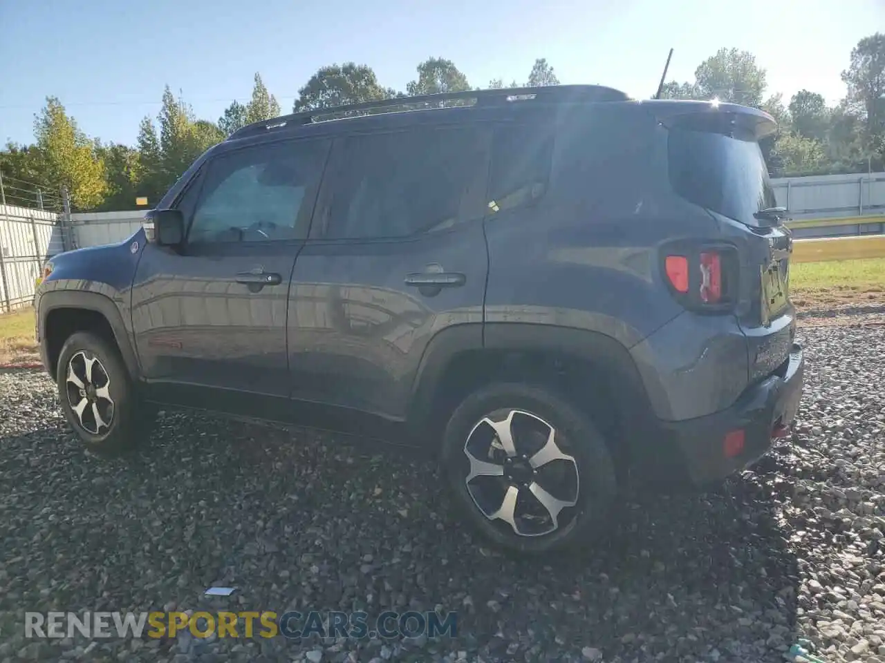 2 Photograph of a damaged car ZACNJDC19NPN96979 JEEP RENEGADE 2022