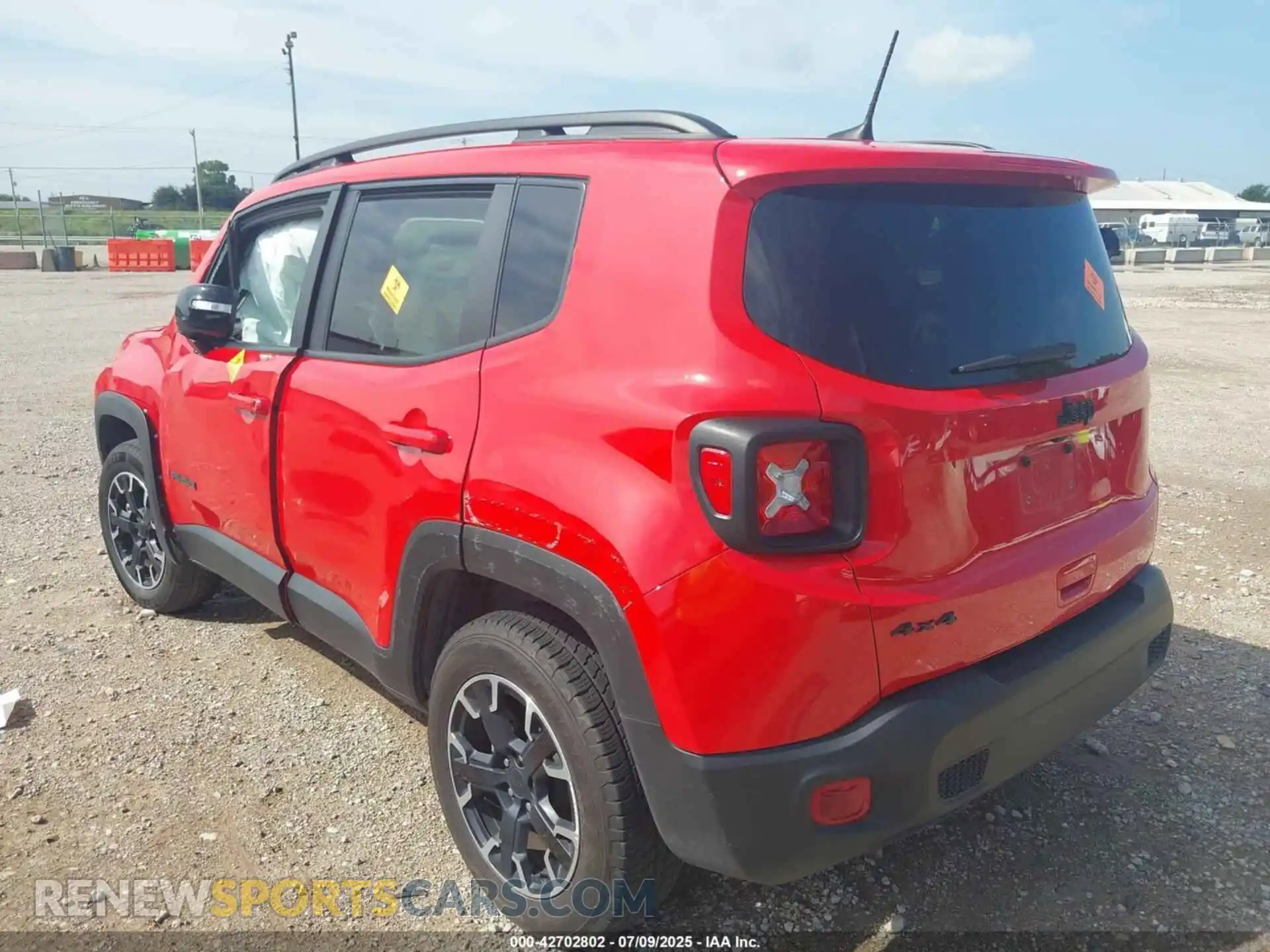 3 Photograph of a damaged car ZACNJDB10PPP69468 JEEP RENEGADE 2023