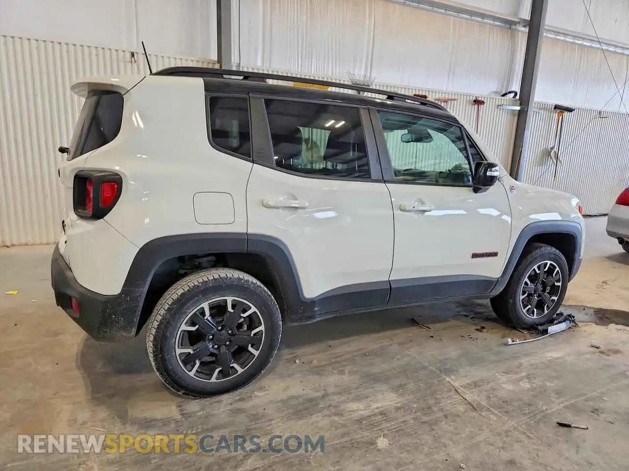 3 Photograph of a damaged car ZACNJDC19PPP24740 JEEP RENEGADE 2023