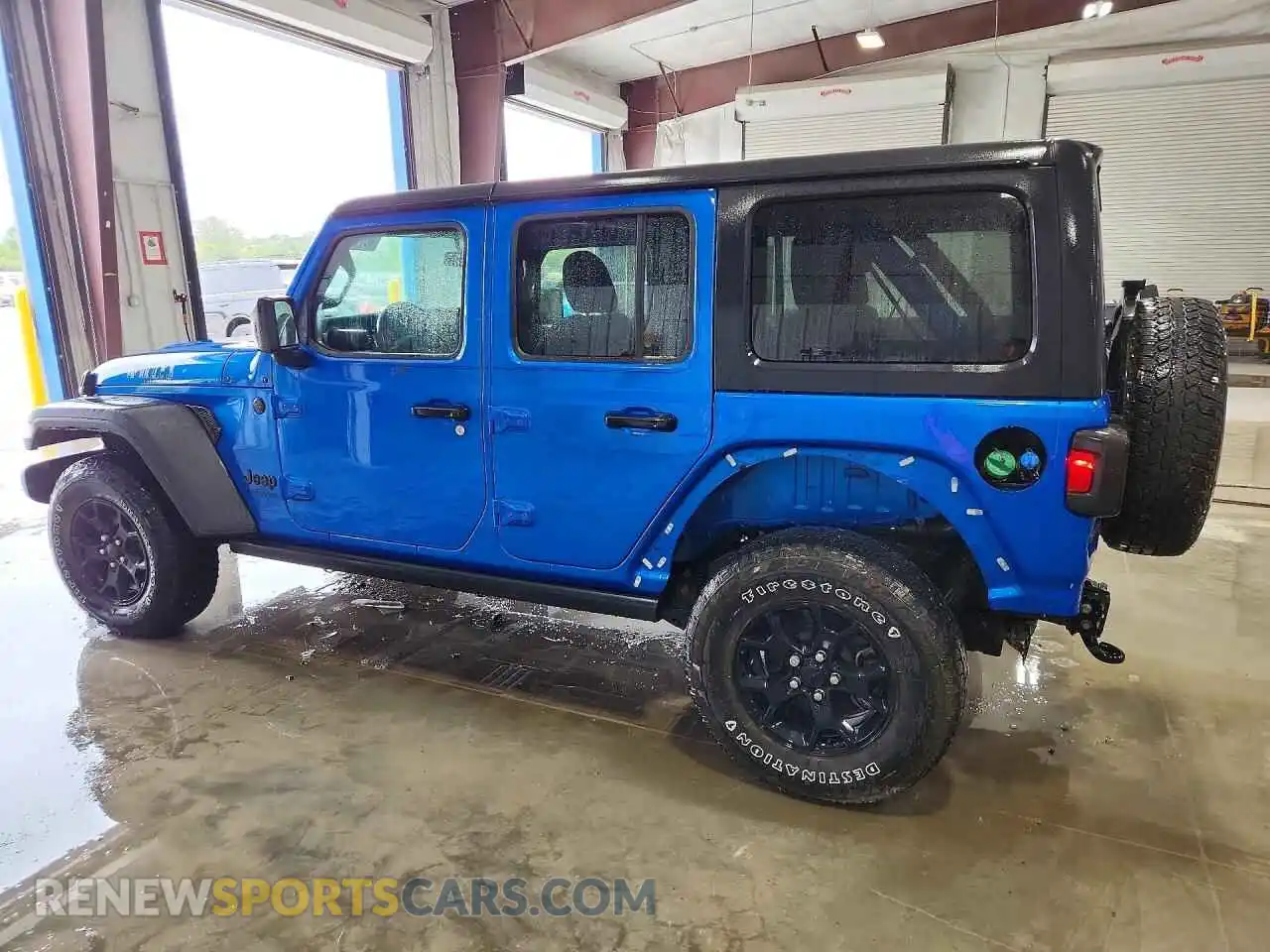 2 Photograph of a damaged car 1C4HJXDM2MW696076 JEEP WRANGLER 2021