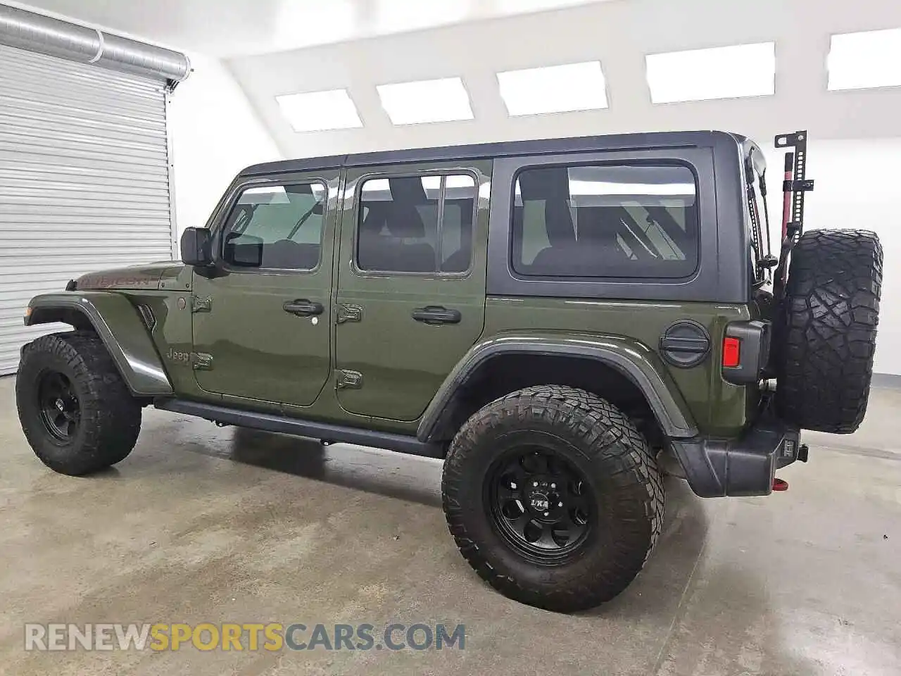 2 Photograph of a damaged car 1C4HJXFG6MW528268 JEEP WRANGLER 2021