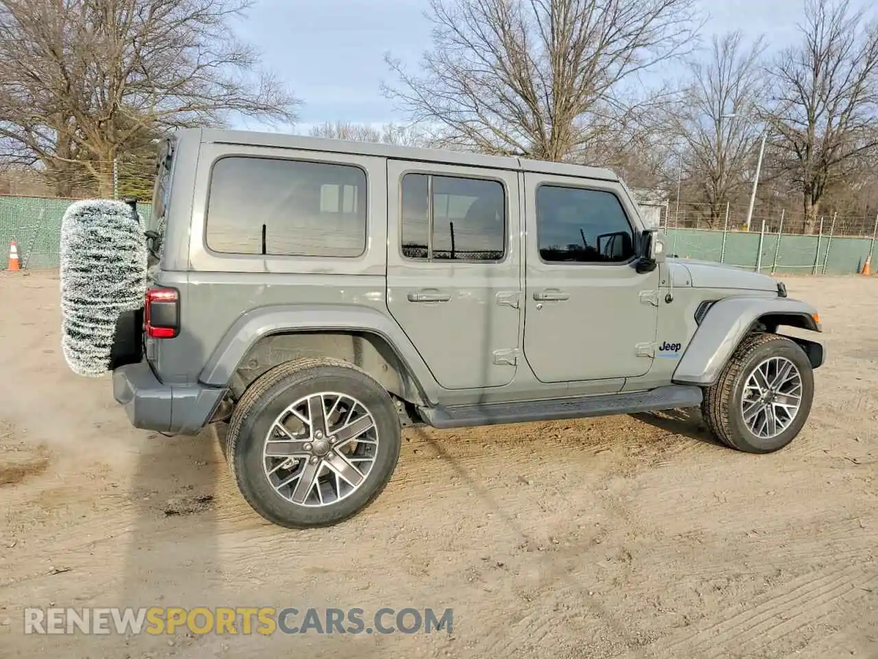 3 Photograph of a damaged car 1C4JJXP6XNW211568 JEEP WRANGLER 2022
