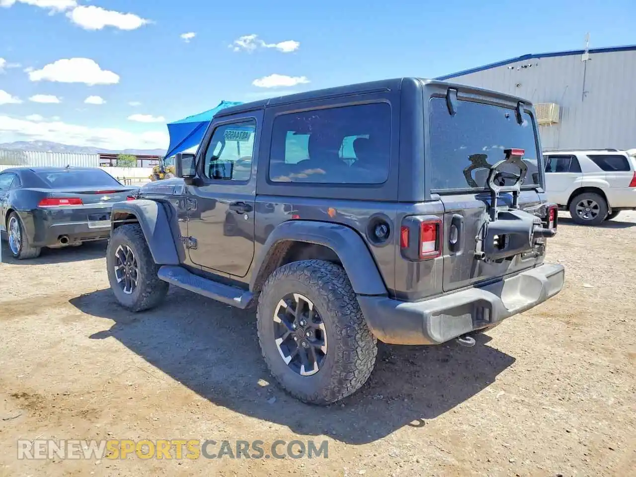 2 fotografías del automóvil dañado 1C4PJXAN0SW582440 JEEP WRANGLER 2025