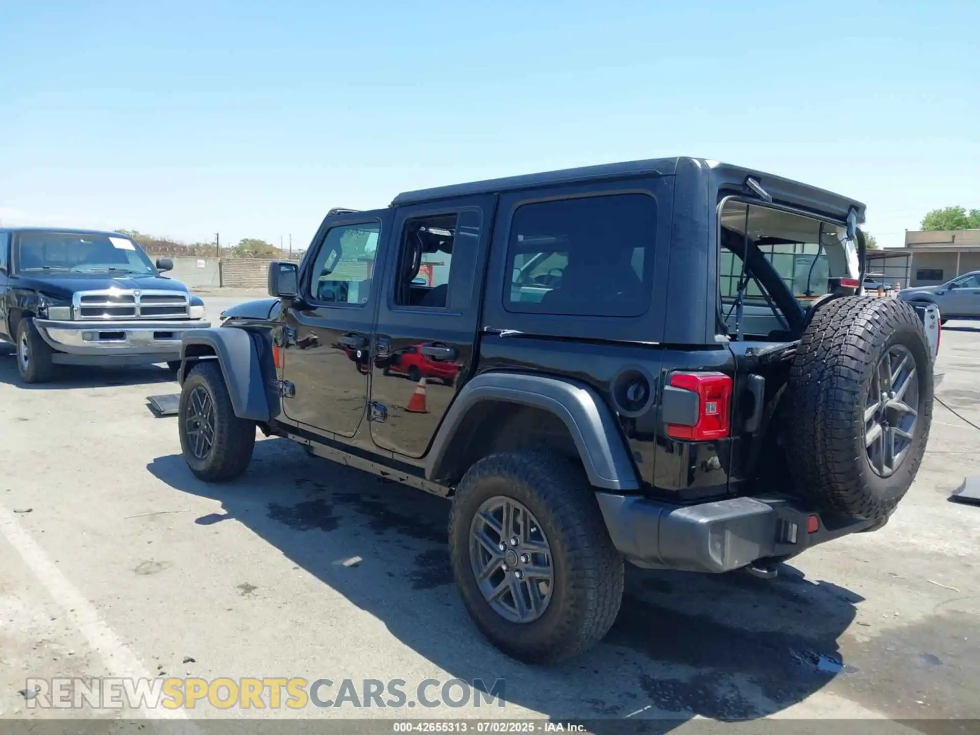 3 fotografías del automóvil dañado 1C4PJXDG8SW574714 JEEP WRANGLER 2025