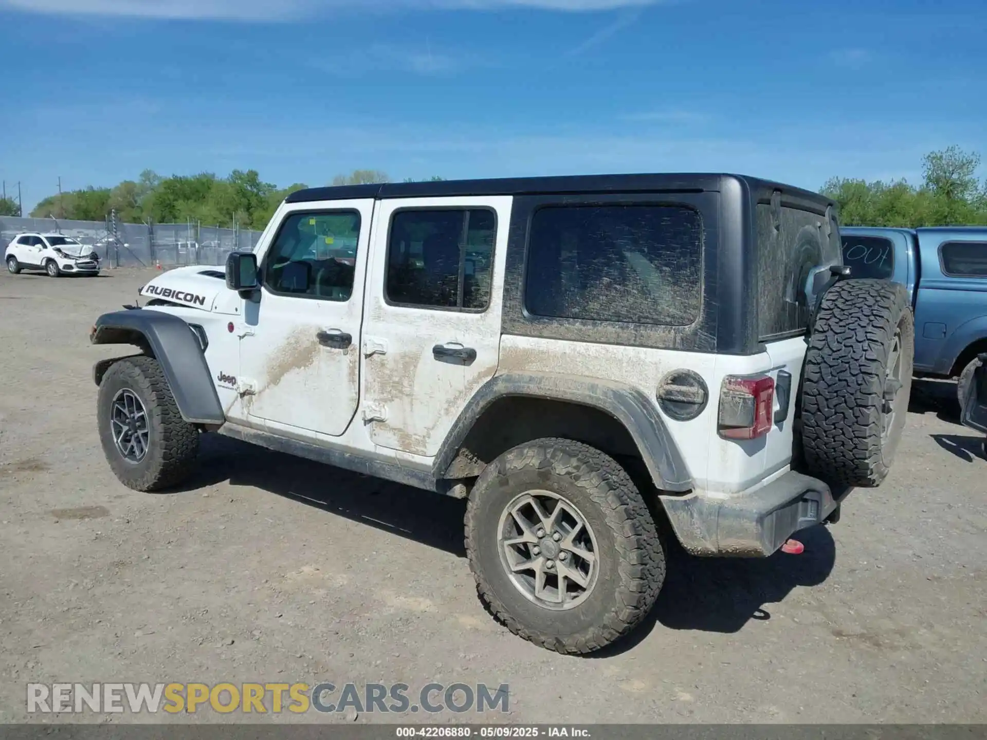 3 Photograph of a damaged car 1C4PJXFN2SW526430 JEEP WRANGLER 2025