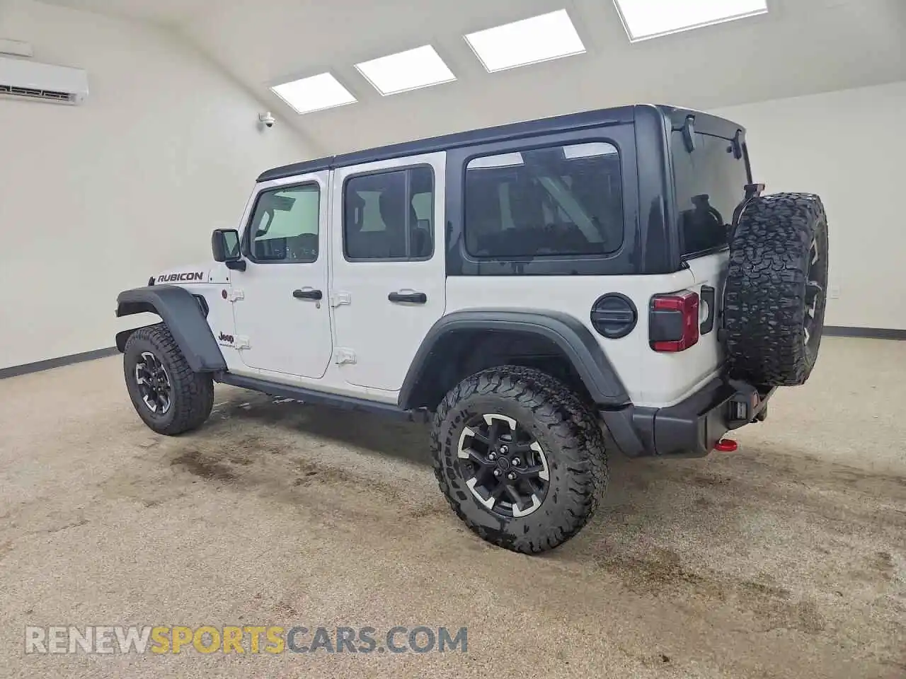 2 Photograph of a damaged car 1C4PJXFN6SW526446 JEEP WRANGLER 2025