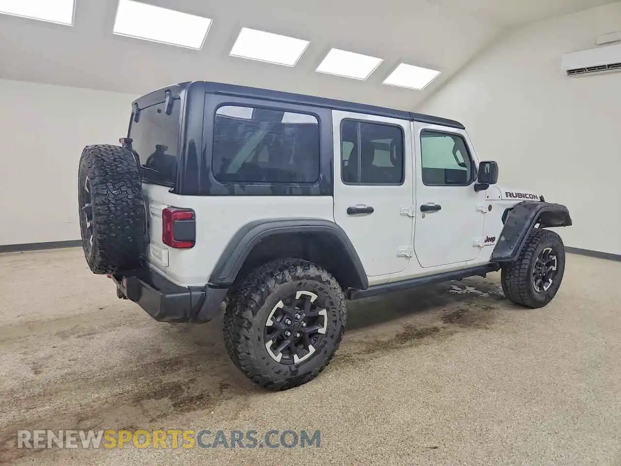 3 Photograph of a damaged car 1C4PJXFN6SW526446 JEEP WRANGLER 2025