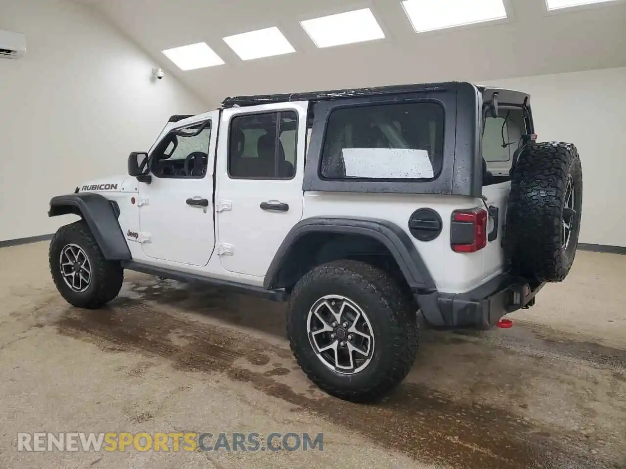 2 Photograph of a damaged car 1C4PJXFN8SW528196 JEEP WRANGLER 2025