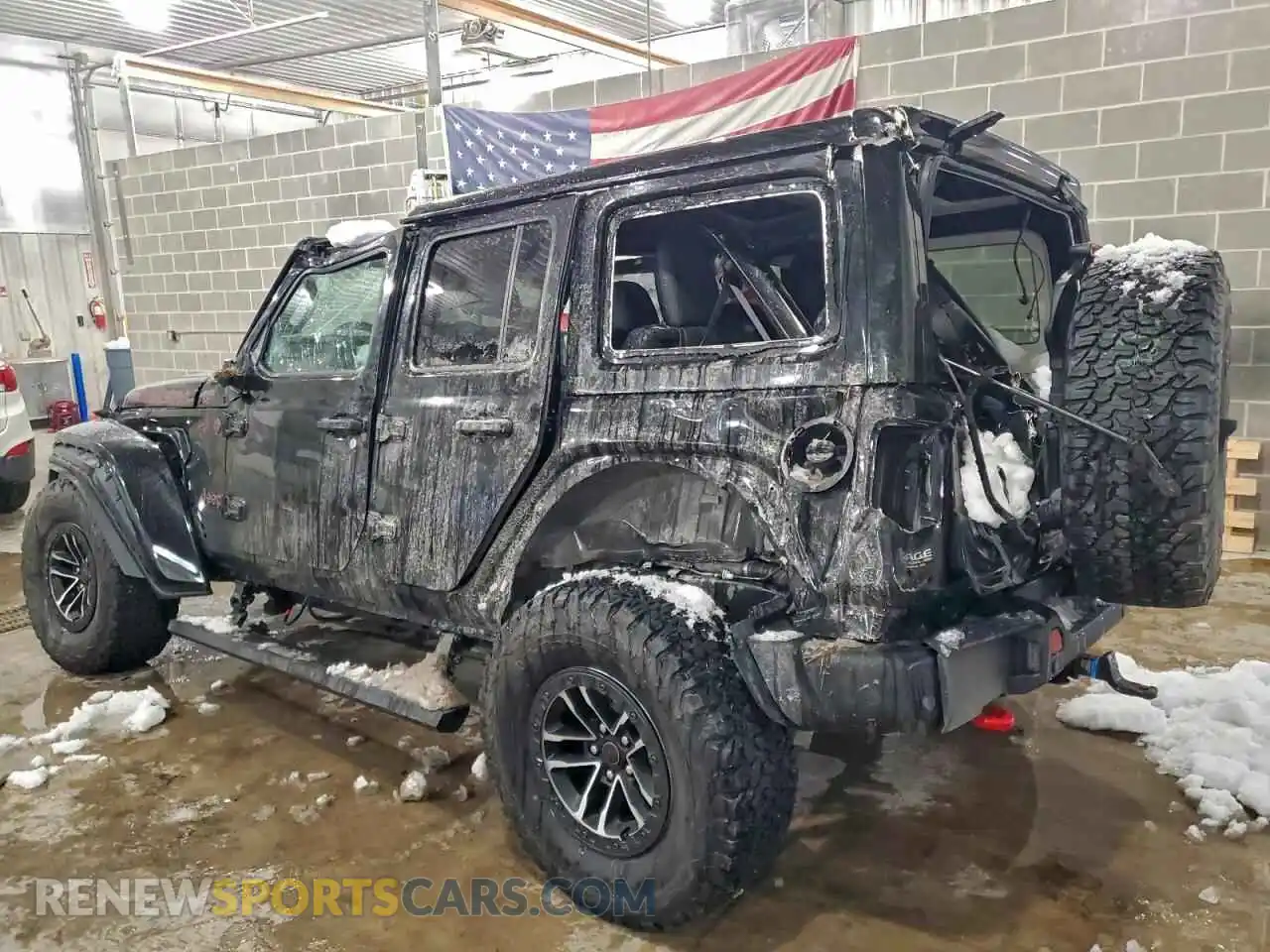 2 Photograph of a damaged car 1C4RJXFG5SW638617 JEEP WRANGLER 2025