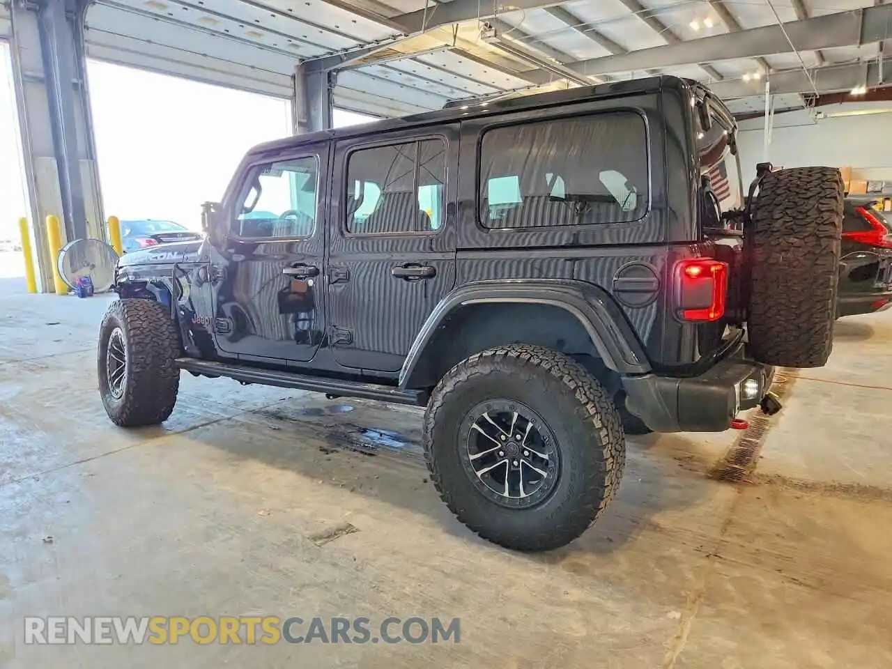 2 fotografías del automóvil dañado 1C4RJXFN0SW605376 JEEP WRANGLER 2025