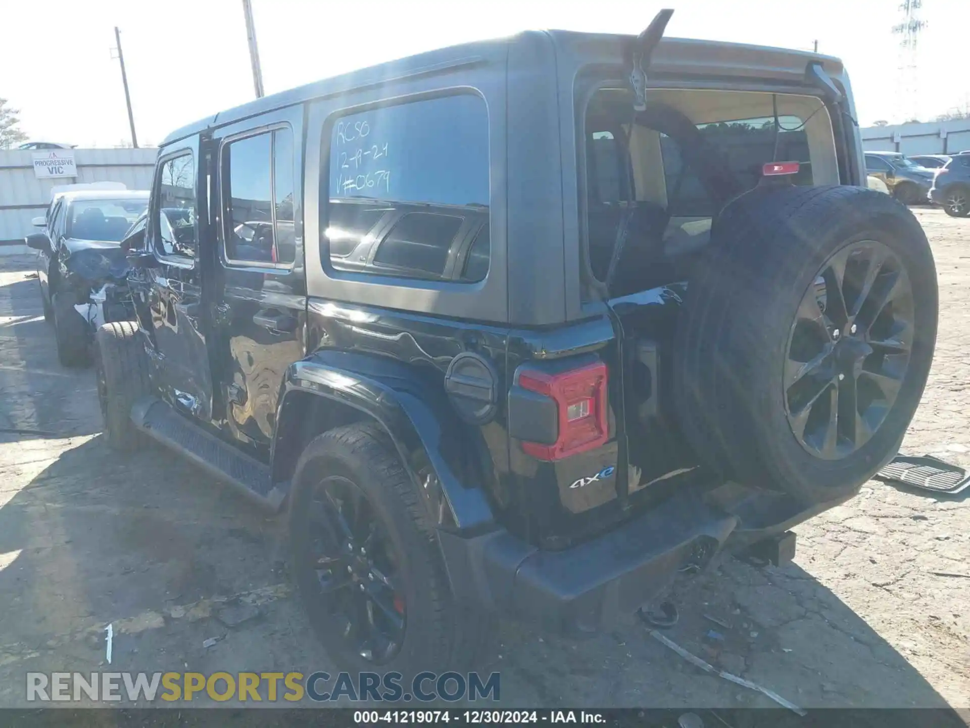 3 Photograph of a damaged car 1C4JJXP68MW730679 JEEP WRANGLER 4XE 2021