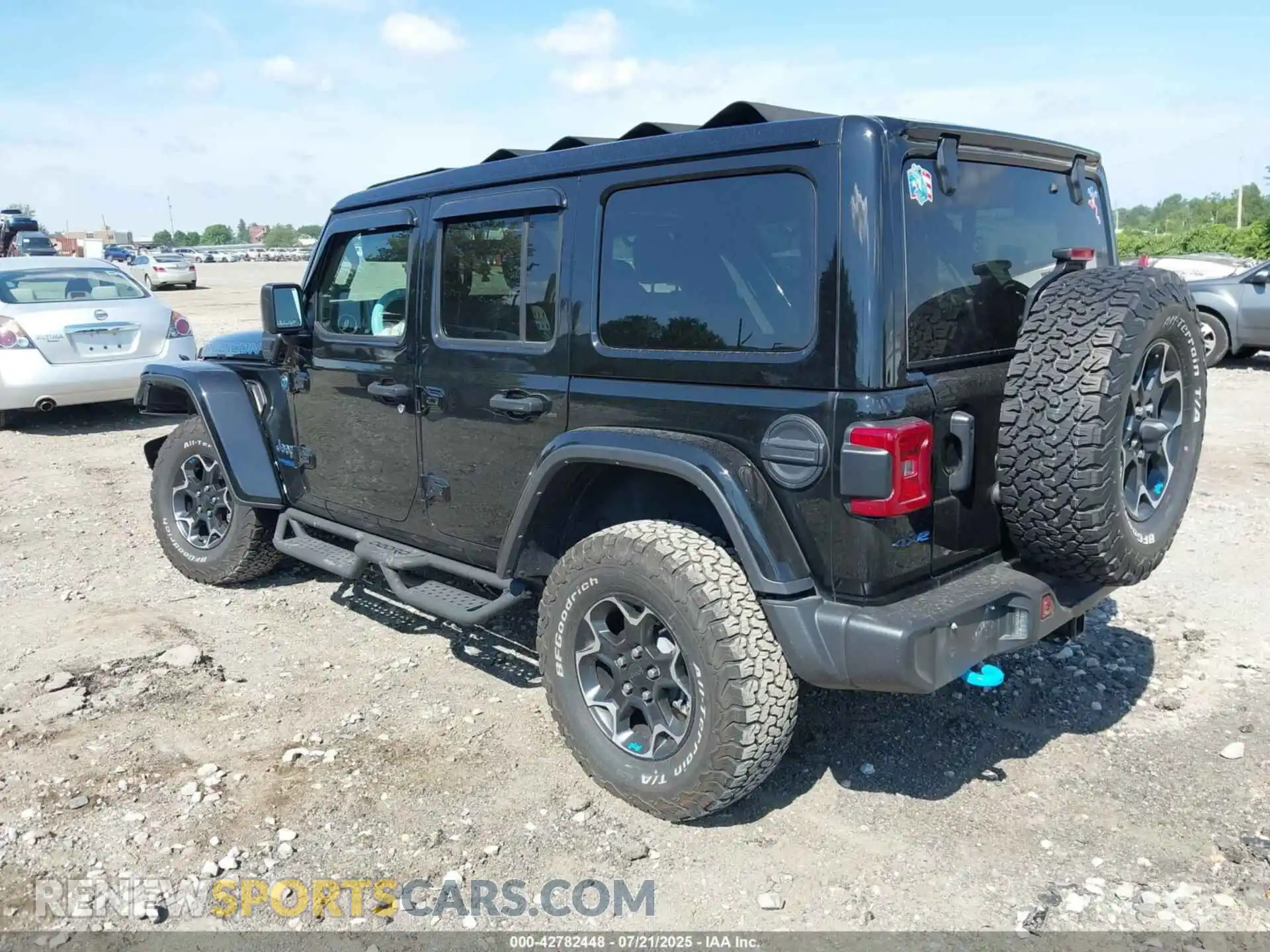 3 Фотография поврежденного автомобиля 1C4JJXR65MW765628 JEEP WRANGLER 4XE 2021