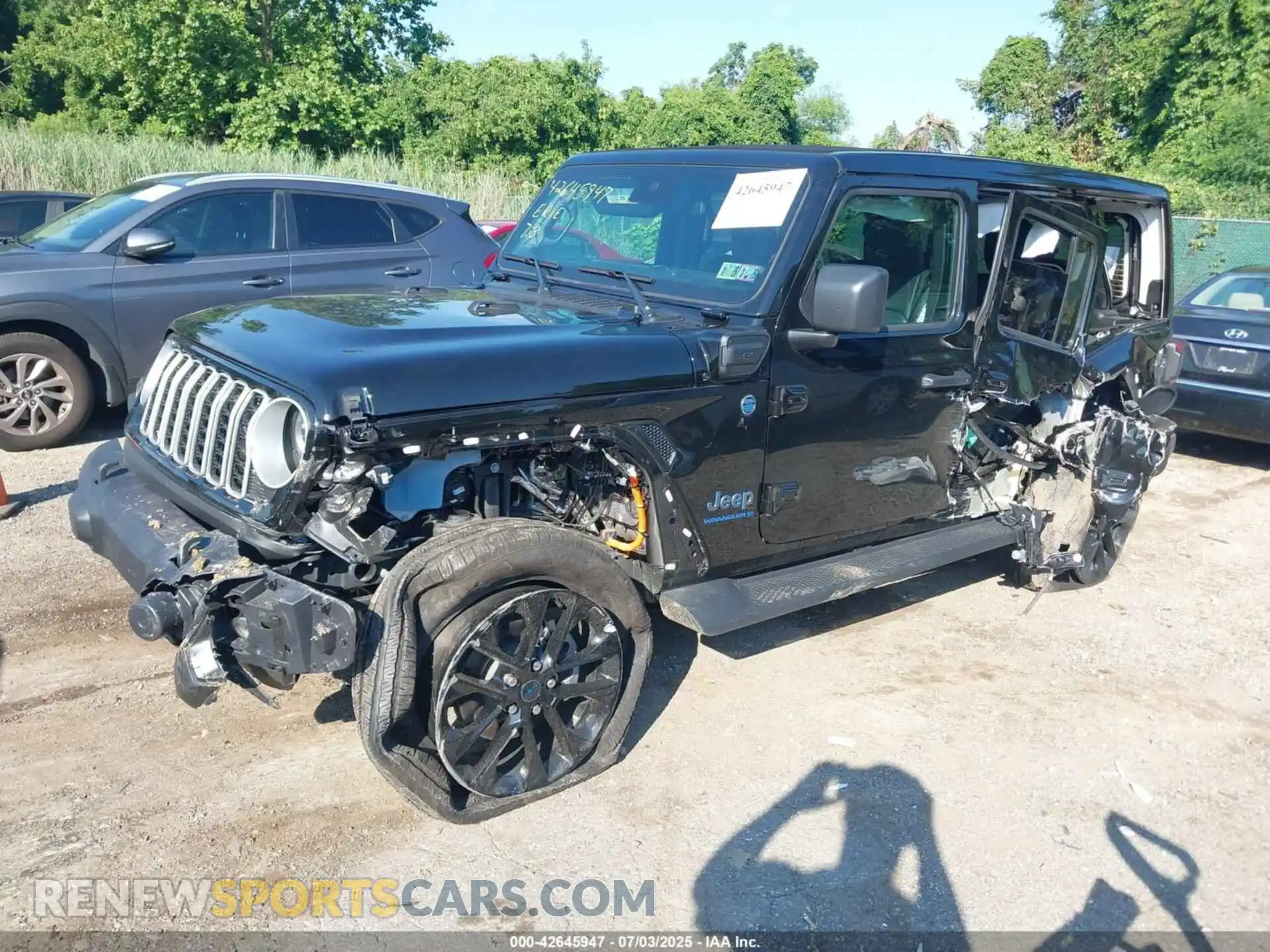 2 Фотография поврежденного автомобиля 1C4RJXP68SW565118 JEEP WRANGLER 4XE 2025