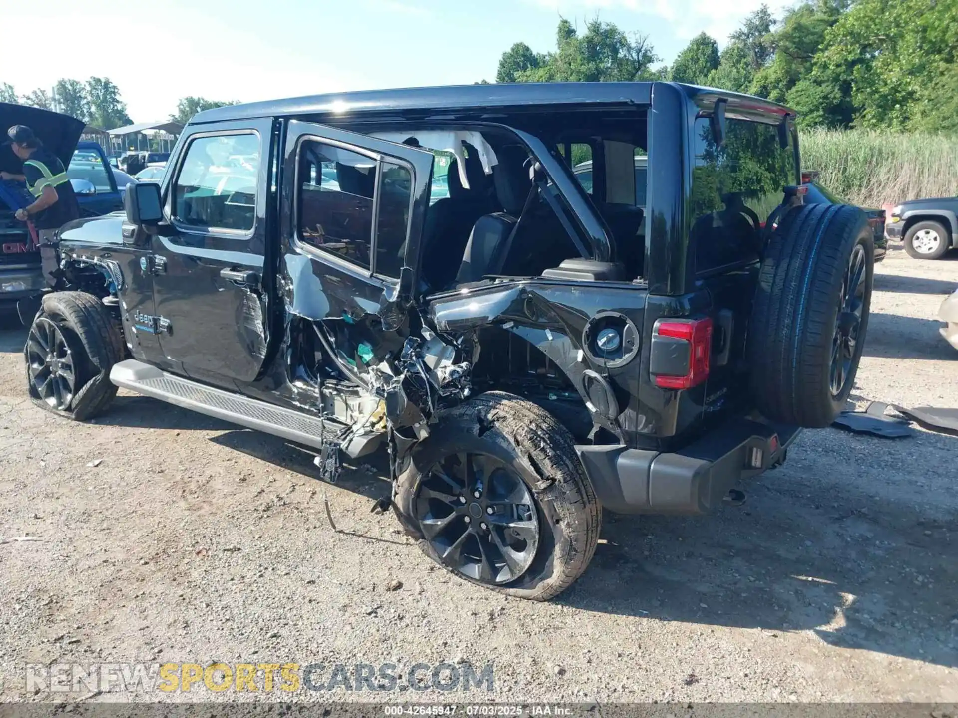 3 Фотография поврежденного автомобиля 1C4RJXP68SW565118 JEEP WRANGLER 4XE 2025
