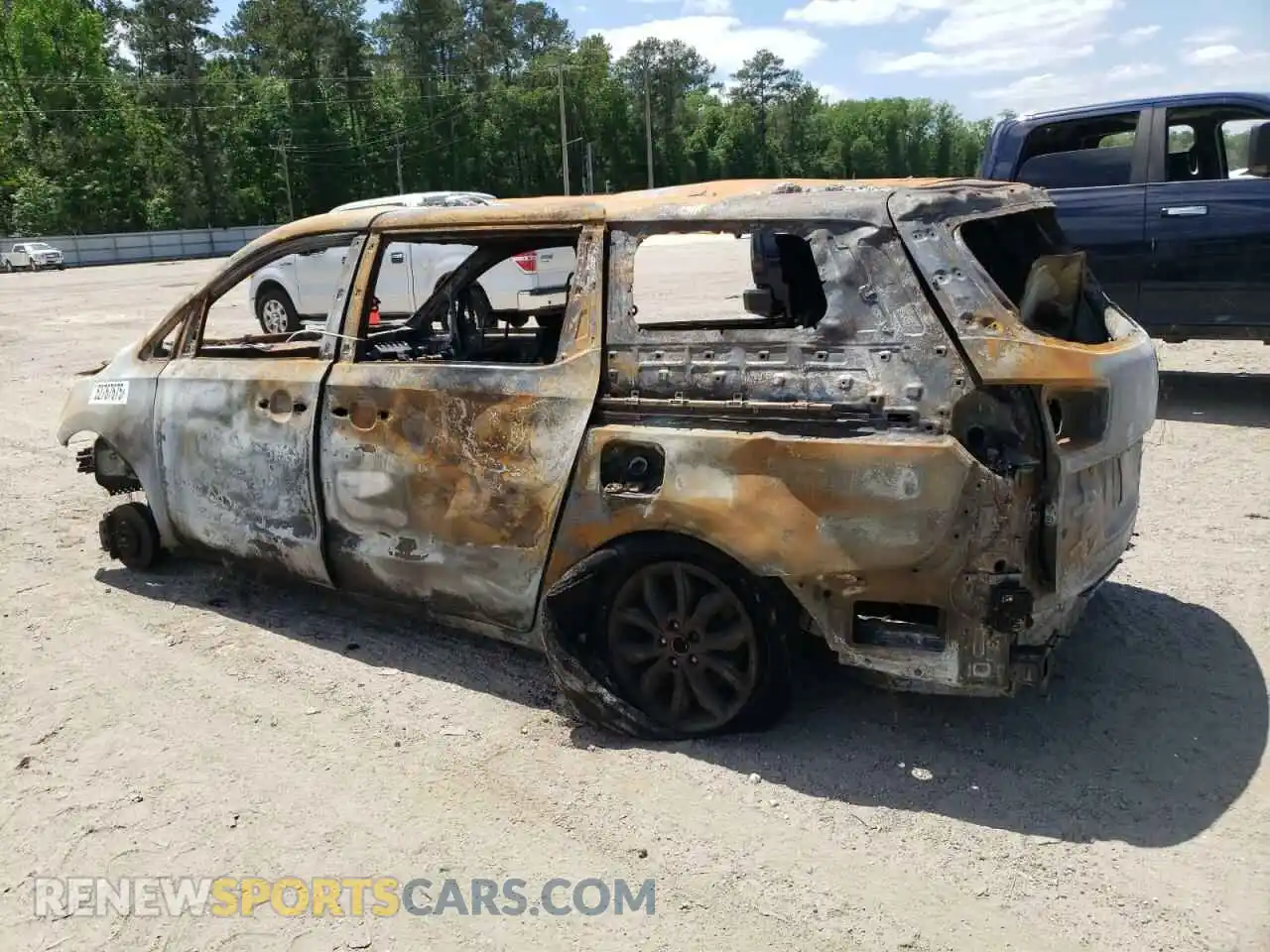 2 Photograph of a damaged car KNDMB5C19K6527807 KIA All Models 2019