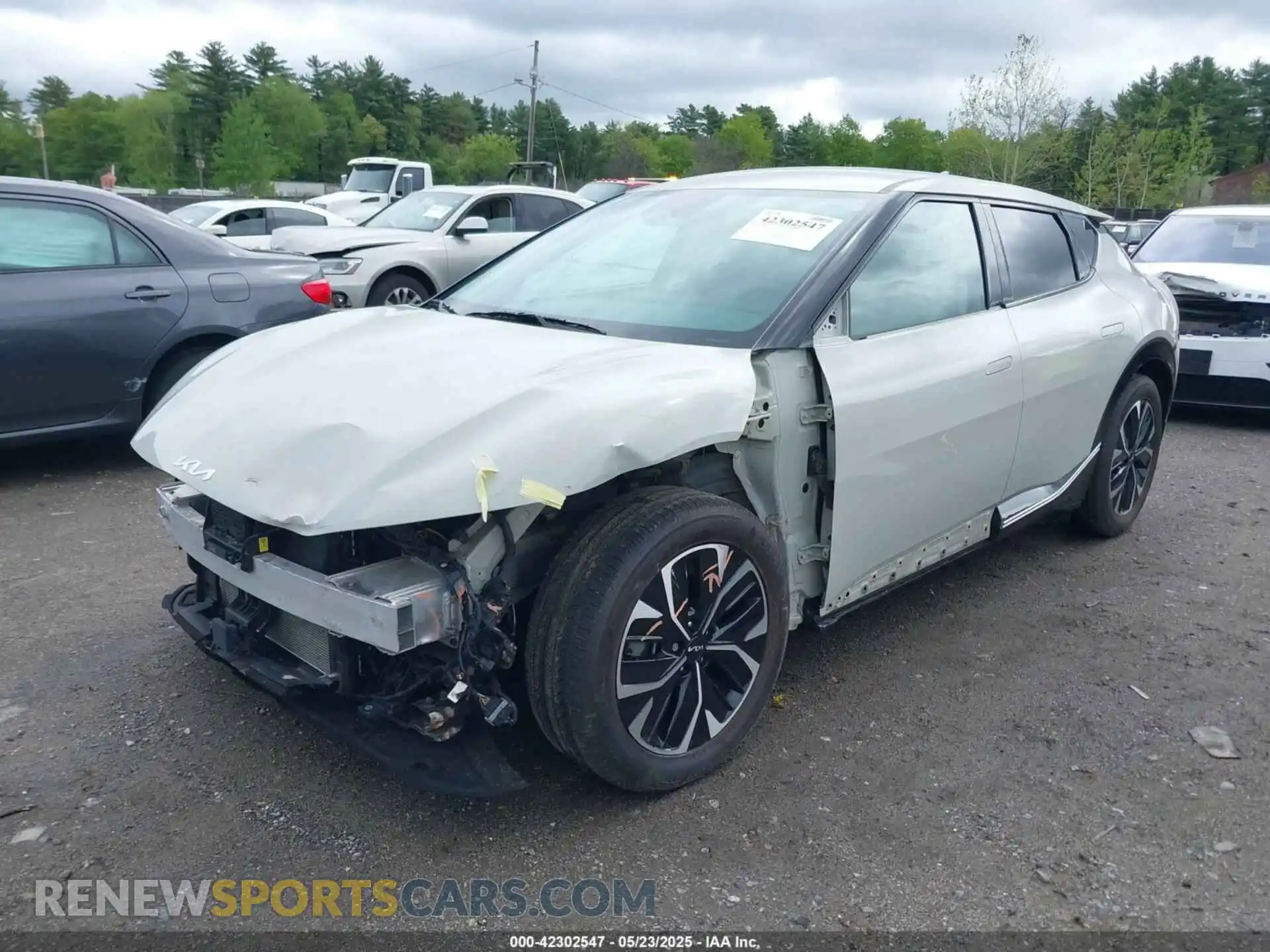 2 Photograph of a damaged car KNDC3DLC0N5043037 KIA EV6 2022