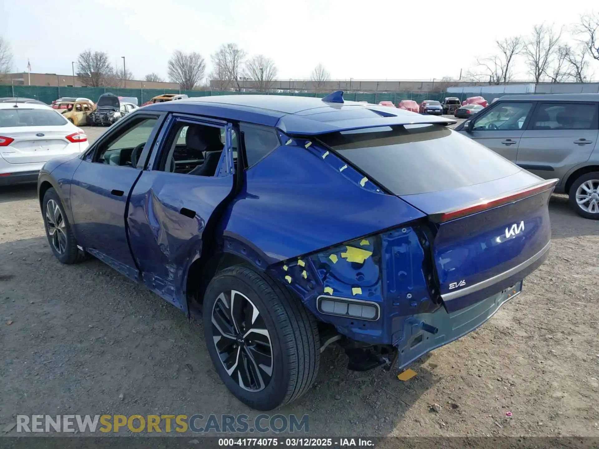 3 Photograph of a damaged car KNDC3DLCXN5068642 KIA EV6 2022