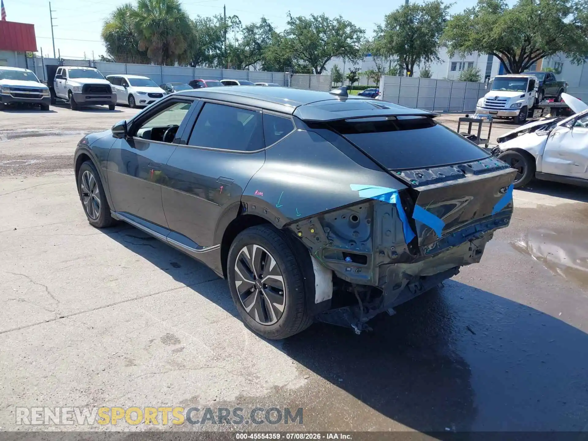 3 Photograph of a damaged car KNDC34LA2P5098798 KIA EV6 2023