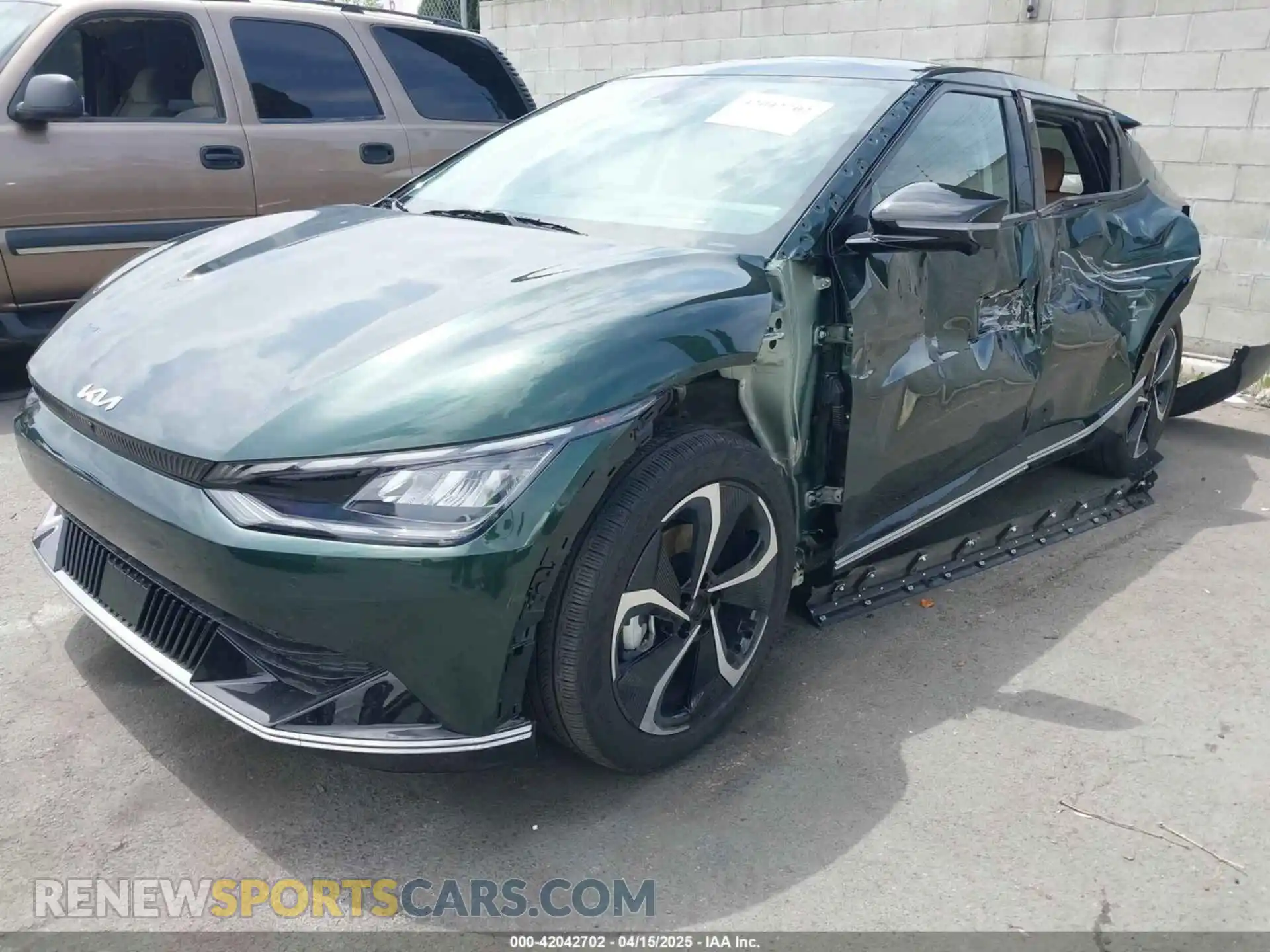 2 Photograph of a damaged car KNDC3DLC1P5152514 KIA EV6 2023