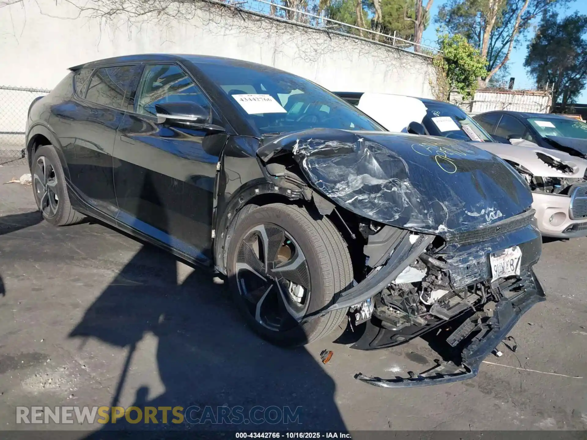 1 Photograph of a damaged car KNDC4DLC4P5122548 KIA EV6 2023