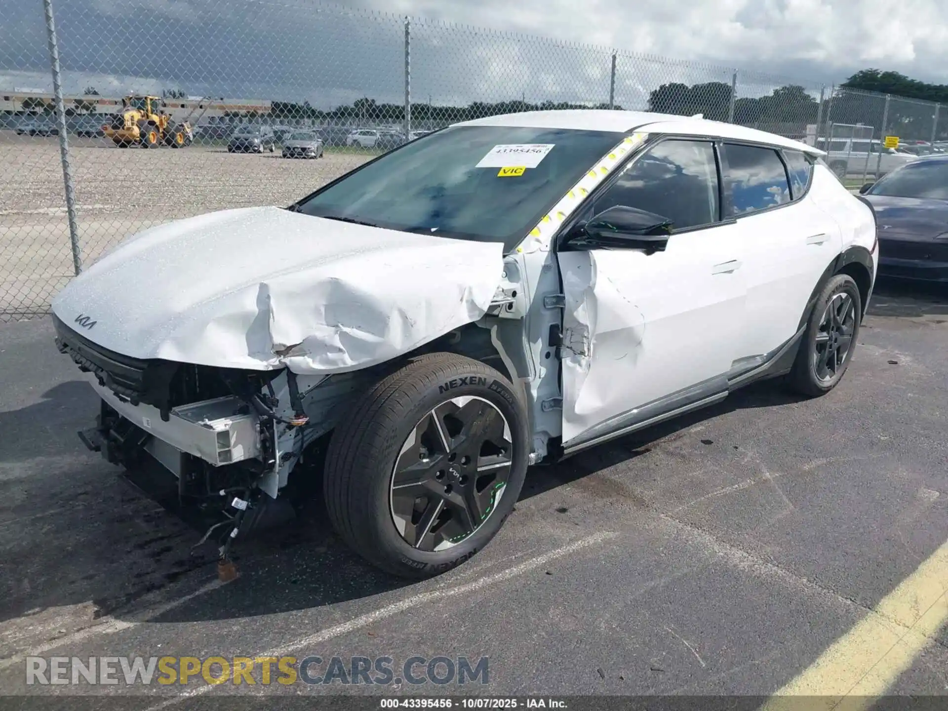 2 Photograph of a damaged car 5XYC34JAXSG005061 KIA EV6 2025