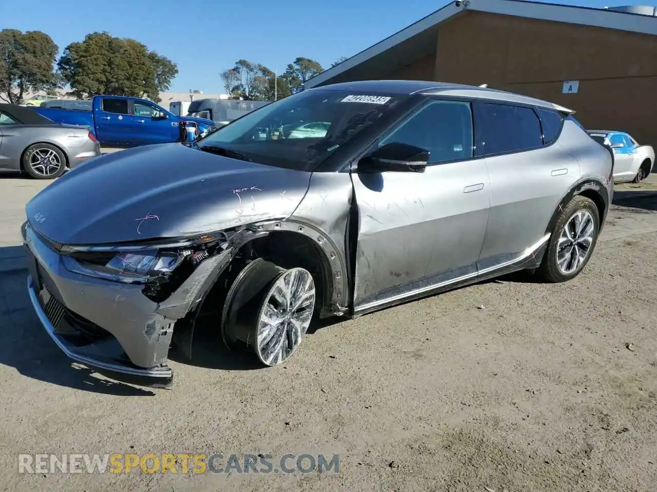 1 Photograph of a damaged car KNDC3DLC2R5186304 KIA EV6 LIGHT 2024