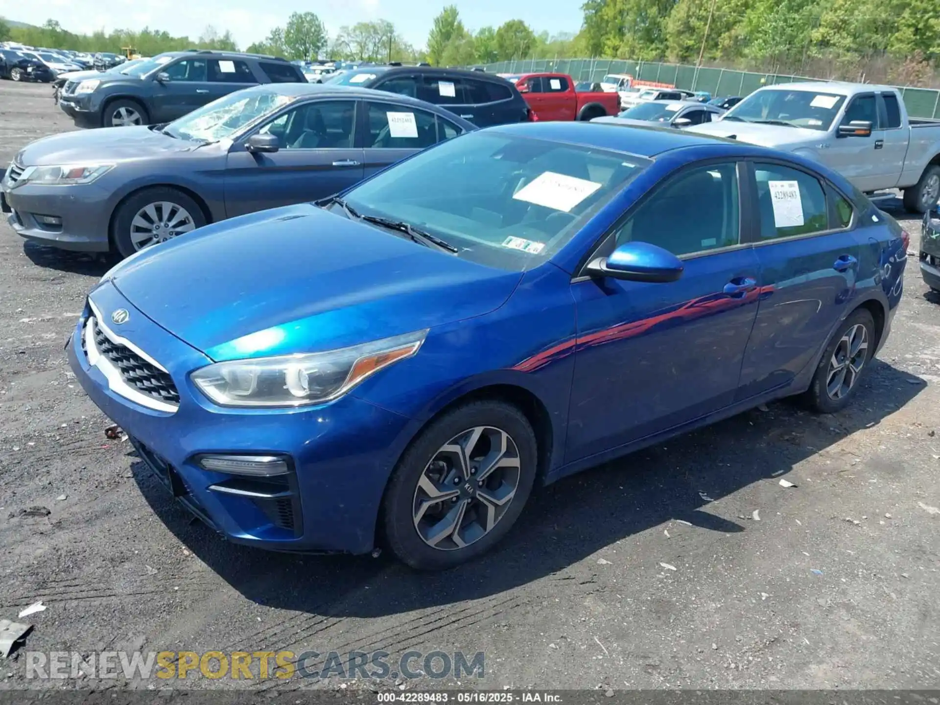 2 fotografías del automóvil dañado 3KPF24AD0KE086787 KIA FORTE 2019